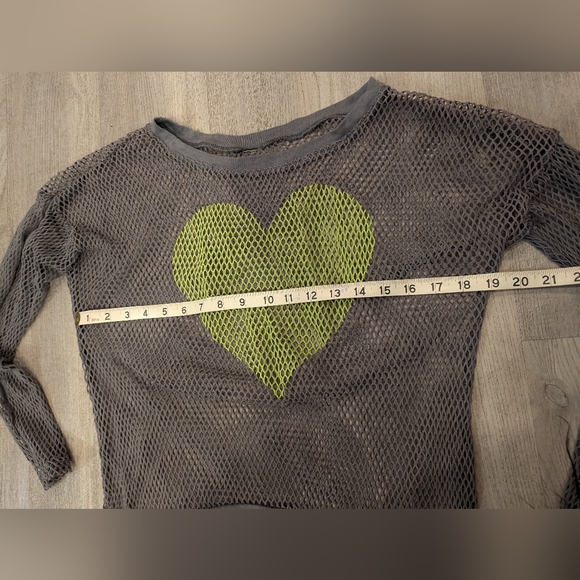 Grey mesh shirt w/💚 - Picture 3 of 5